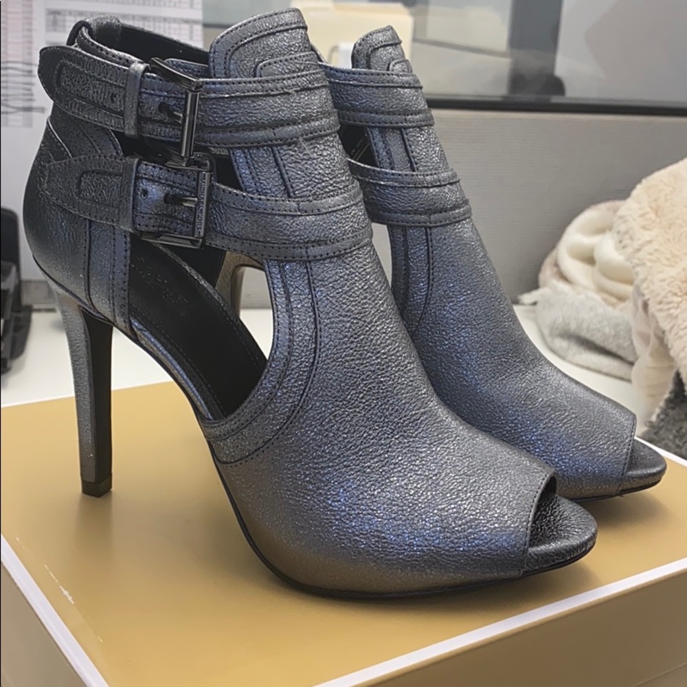 Michael Kors Blaze geek NWT SIZE 7